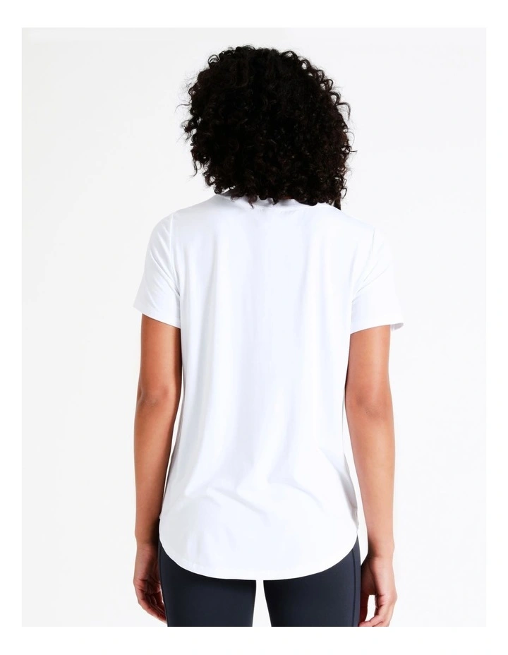 Deals π₯° Chloe & Lola Sydney High Low Logo Tee In White βοΈ 8 Deals π₯° Chloe & Lola Sydney High Low Logo Tee In White βοΈ - Image 6